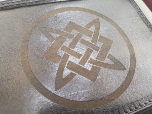 Гравировка на коже