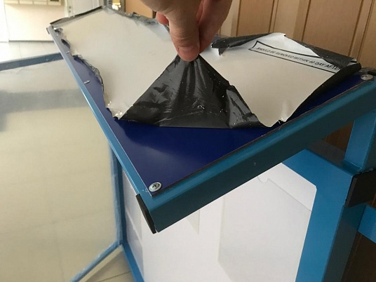 Стенд уличный информационный со стеклом, с замком.