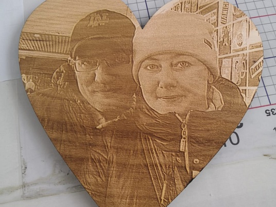 Гравировка фотографии на дереве