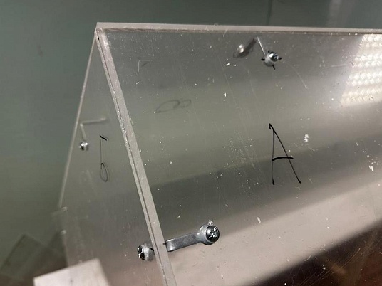 Крышка из оргстекла