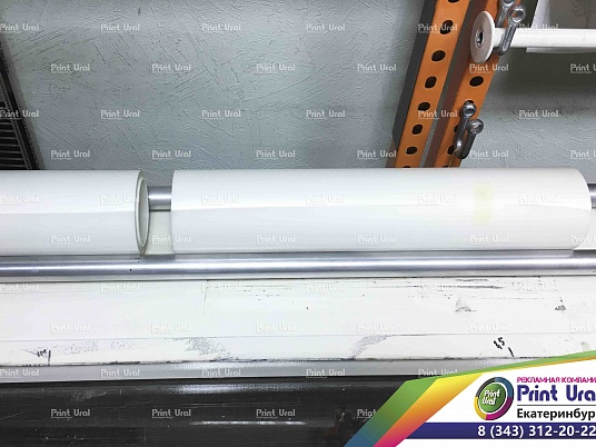 Поперечная резка рулона пленки