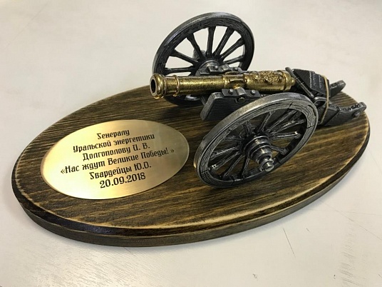 Изготовление подставок для сувениров.